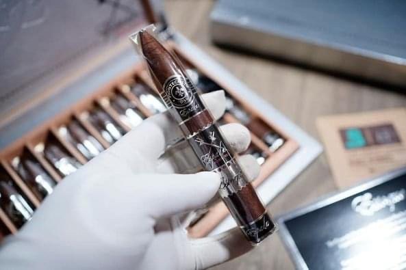 5b04b54f60edcbb392fc8