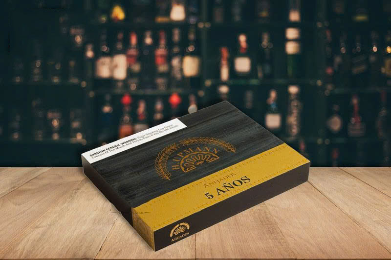 H. Upmann Anejados Magnum Hộp 10 Điếu